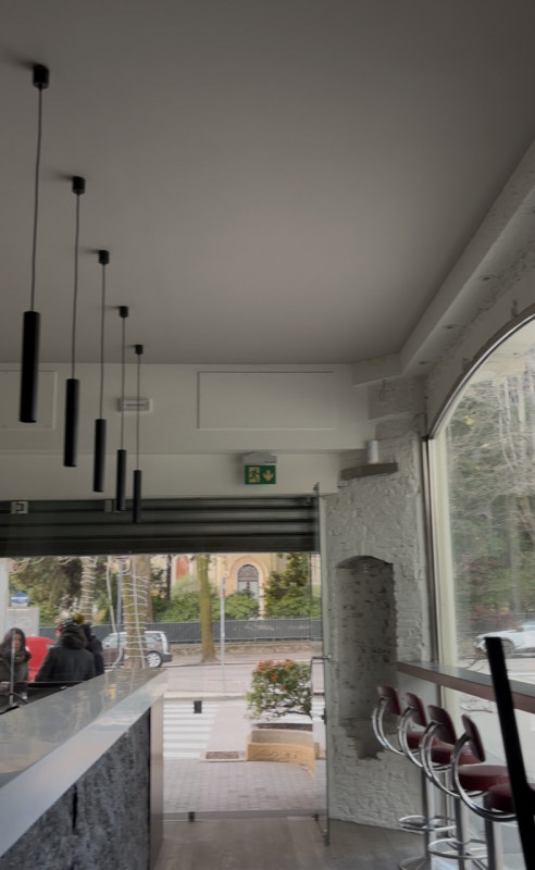 Proponiamo in affitto un’attività commerciale ad uso bar situata nel cuore di Vittorio Veneto, pr...