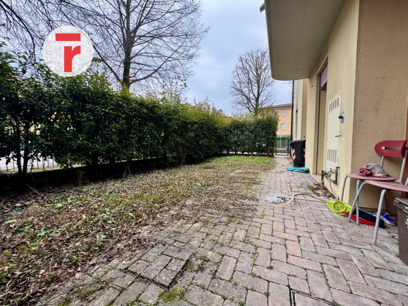 Curtarolo centro. Condominio primi anni 2000 situato in contesto residenziale, tranquillo e ben a...