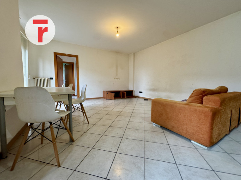 Curtarolo centro. Condominio primi anni 2000 situato in contesto residenziale, tranquillo e ben a...