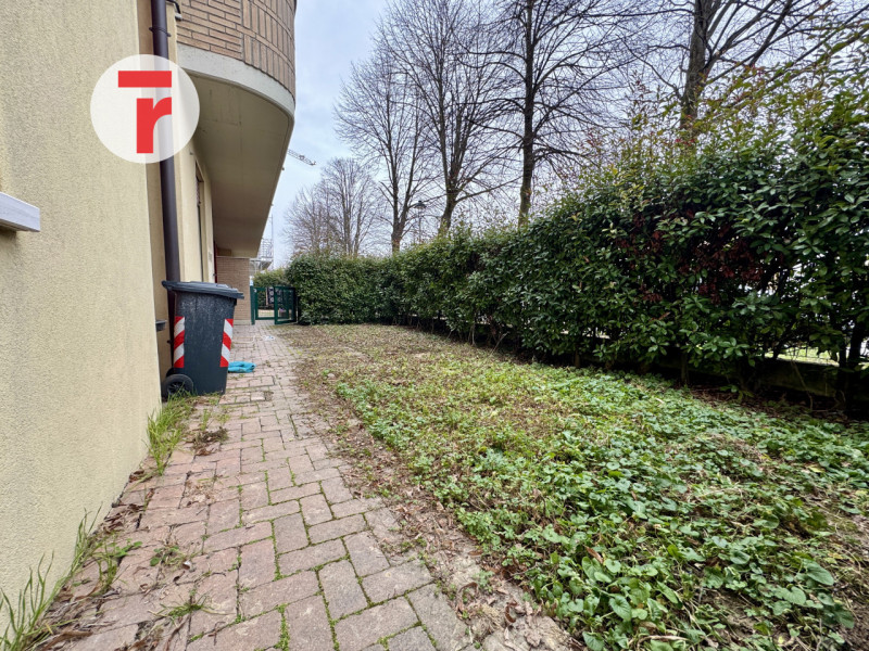 Curtarolo centro. Condominio primi anni 2000 situato in contesto residenziale, tranquillo e ben a...