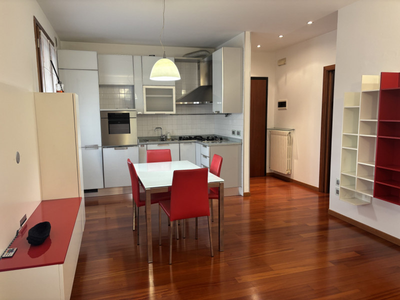 Nel cuore di Mestrino, in un elegante quartiere residenziale comodo a tutti i servizi, proponiamo...