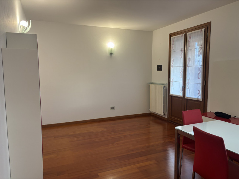 Nel cuore di Mestrino, in un elegante quartiere residenziale comodo a tutti i servizi, proponiamo...