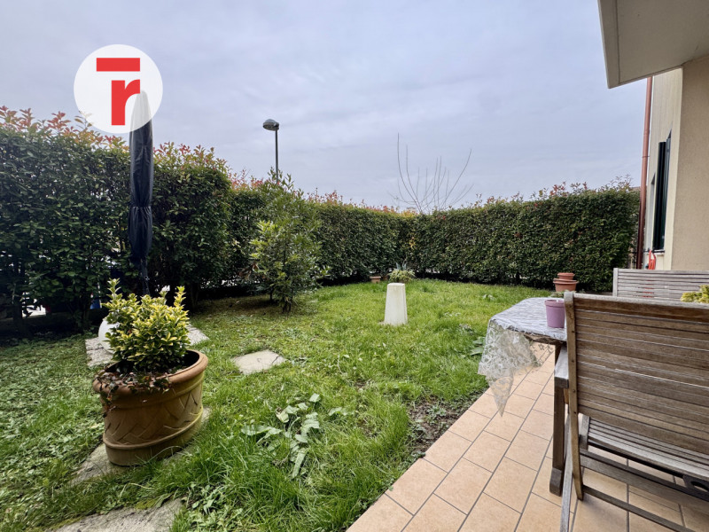 VIGONZA - loc.Peraga. Comodo a servizi e tangenziali, limitrofo a Busa, Ponte di Brenta, Cadonegh...