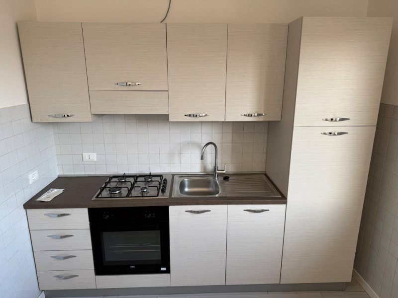 BICAMERE INTEGRALMENTE RISTRUTTURATO ULTIMO PIANO CON ASCENSORE E GARAGE NEL VERSANTE OVEST DI VI...