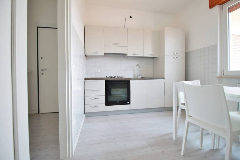 BICAMERE INTEGRALMENTE RISTRUTTURATO ULTIMO PIANO CON ASCENSORE E GARAGE NEL VERSANTE OVEST DI VI...