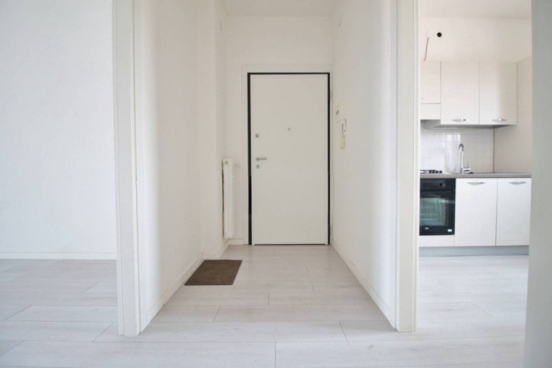 BICAMERE INTEGRALMENTE RISTRUTTURATO ULTIMO PIANO CON ASCENSORE E GARAGE NEL VERSANTE OVEST DI VI...