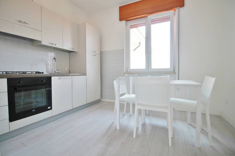 BICAMERE INTEGRALMENTE RISTRUTTURATO ULTIMO PIANO CON ASCENSORE E GARAGE NEL VERSANTE OVEST DI VI...