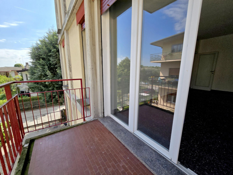 TREVISO S.M.Rovere a 1600 metri dalle mura e a 300 dall'ingresso del parco di Villa Manfrin vende...