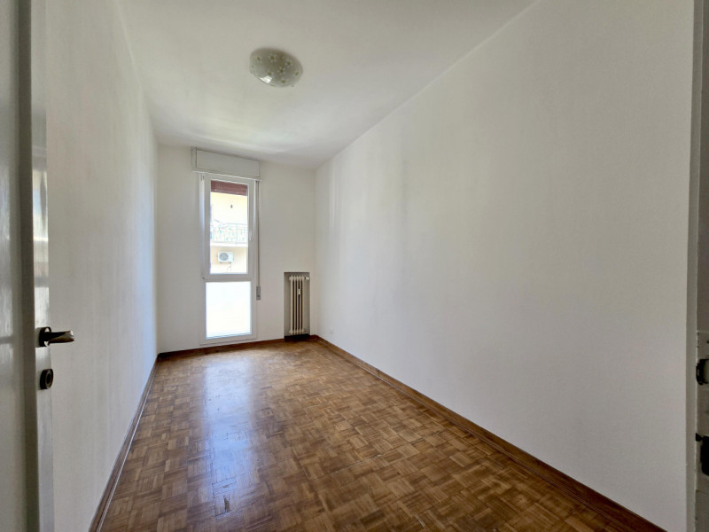 TREVISO S.M.Rovere a 1600 metri dalle mura e a 300 dall'ingresso del parco di Villa Manfrin vende...