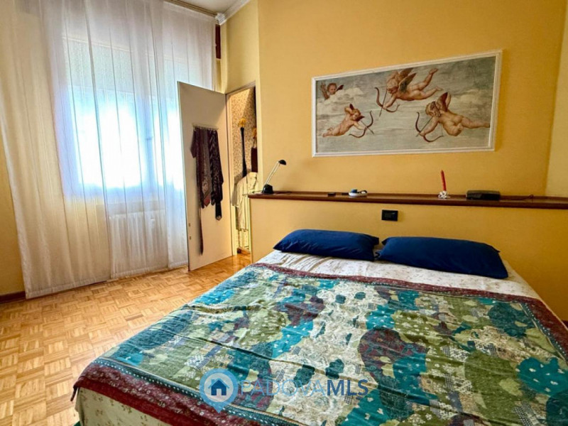 Immobile in esclusiva al Gruppo Padova MLS
ARCELLA SAN CARLO
APPARTAMENTO CHE PUO' ESSERE ABITATO...