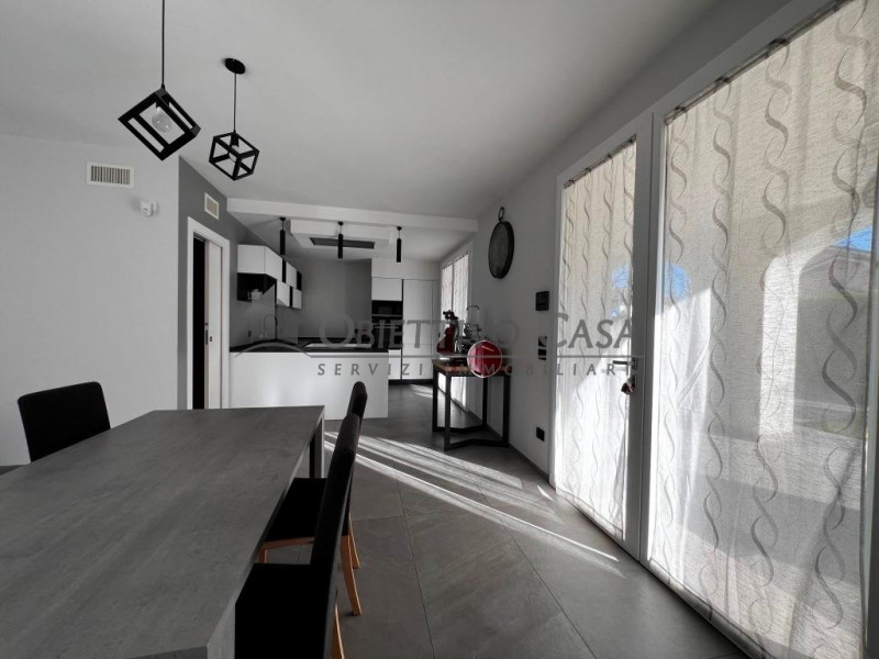 Riferimento: F700 - A pochi passi dai principali servizi di Albignasego, proponiamo in vendita un...