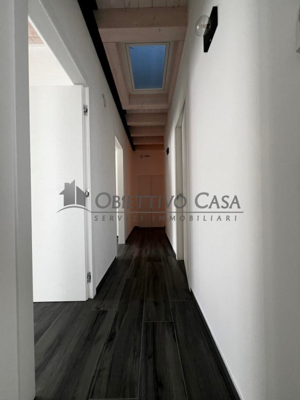 Riferimento: F700 - A pochi passi dai principali servizi di Albignasego, proponiamo in vendita un...