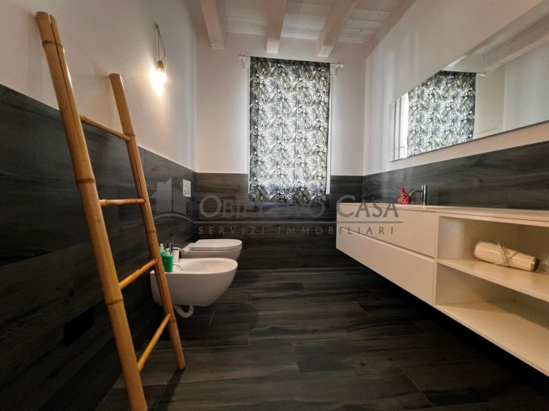 Riferimento: F700 - A pochi passi dai principali servizi di Albignasego, proponiamo in vendita un...