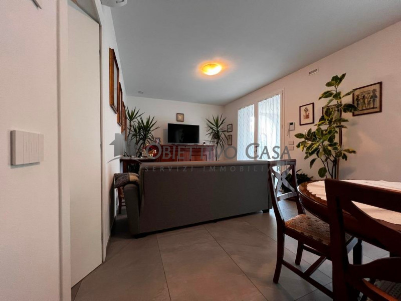 Riferimento: F700 - A pochi passi dai principali servizi di Albignasego, proponiamo in vendita un...