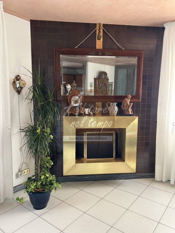 CITTADELLA (PD)

Villa singola con dépendance/negozio di 300 mq su tre piani, zona giorno di 50 m...