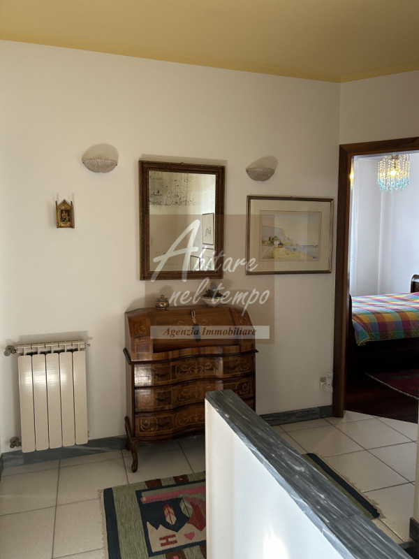 CITTADELLA (PD)

Villa singola con dépendance/negozio di 300 mq su tre piani, zona giorno di 50 m...