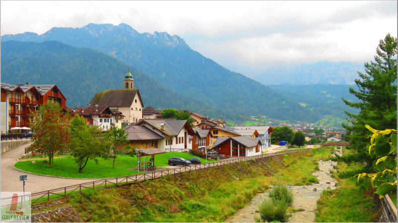 Scopri il tuo rifugio ideale nel cuore della storica Siror, un incantevole paese noto per uno dei...