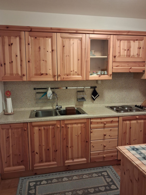 Scopri il tuo rifugio ideale nel cuore della storica Siror, un incantevole paese noto per uno dei...