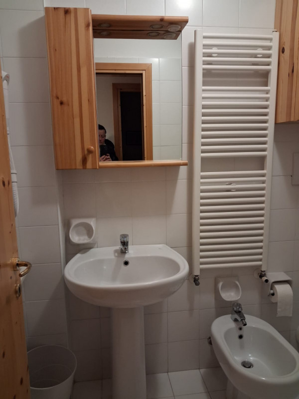 Scopri il tuo rifugio ideale nel cuore della storica Siror, un incantevole paese noto per uno dei...