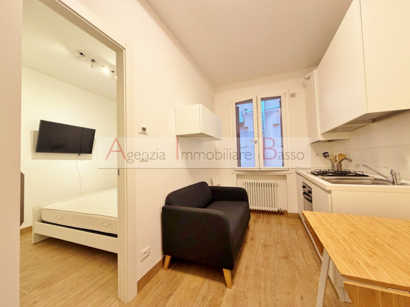 ZONA RIVIERE. INTROVABILE BILOCALE CON TERMO AUTUONOMO. RISTRUTTURATO A NUOVO GRAZIOSISSIMO MINI ...