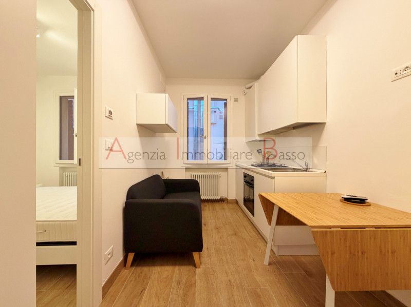 ZONA RIVIERE. INTROVABILE BILOCALE CON TERMO AUTUONOMO. RISTRUTTURATO A NUOVO GRAZIOSISSIMO MINI ...