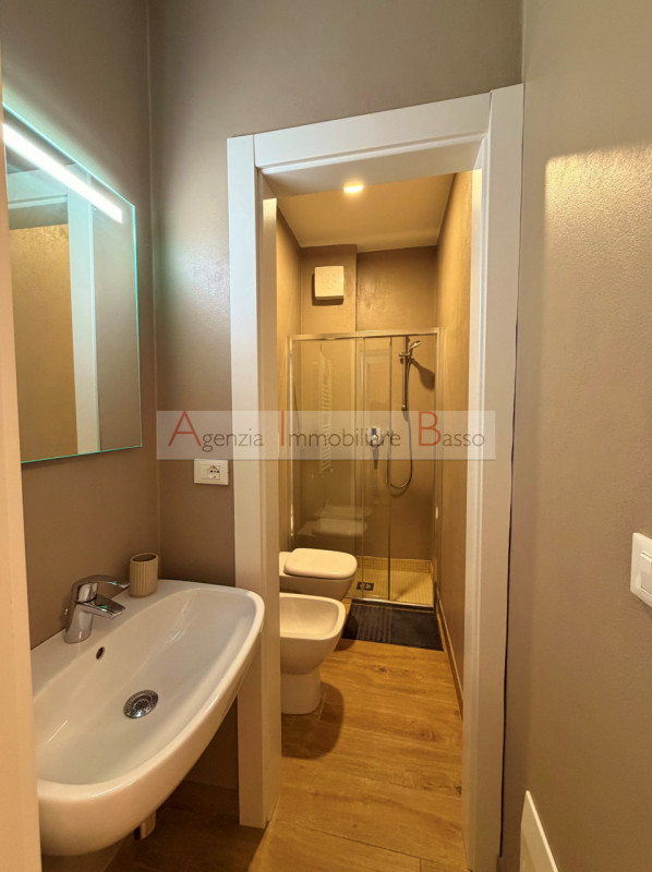 ZONA RIVIERE. INTROVABILE BILOCALE CON TERMO AUTUONOMO. RISTRUTTURATO A NUOVO GRAZIOSISSIMO MINI ...