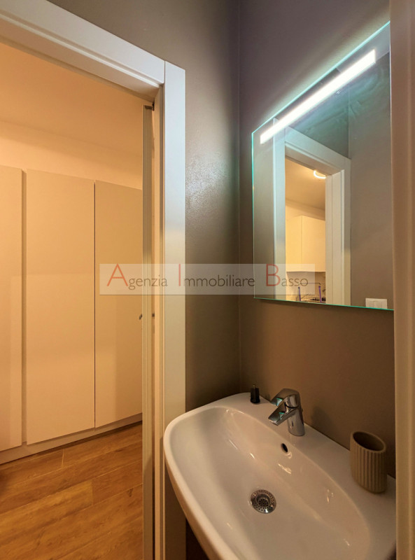 ZONA RIVIERE. INTROVABILE BILOCALE CON TERMO AUTUONOMO. RISTRUTTURATO A NUOVO GRAZIOSISSIMO MINI ...