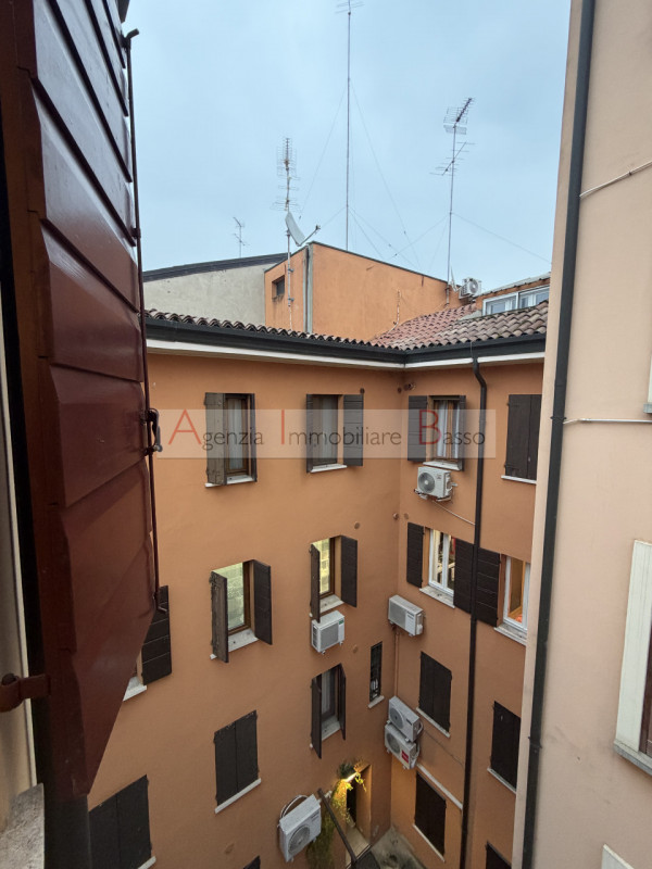 ZONA RIVIERE. INTROVABILE BILOCALE CON TERMO AUTUONOMO. RISTRUTTURATO A NUOVO GRAZIOSISSIMO MINI ...