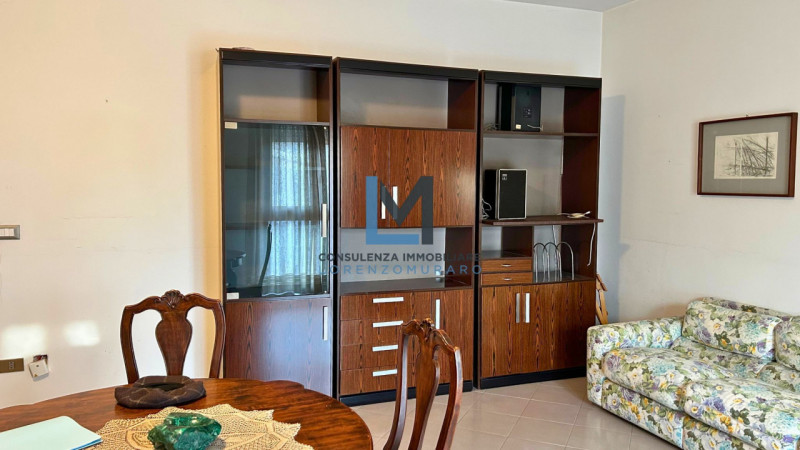 In zona centralissima a Montebelluna, proponiamo in vendita ampio appartamento inserito in rinoma...