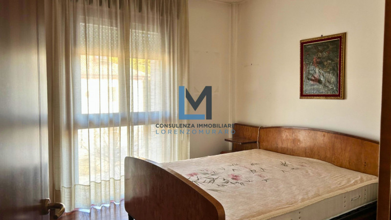 In zona centralissima a Montebelluna, proponiamo in vendita appartamento al secondo e ultimo pian...