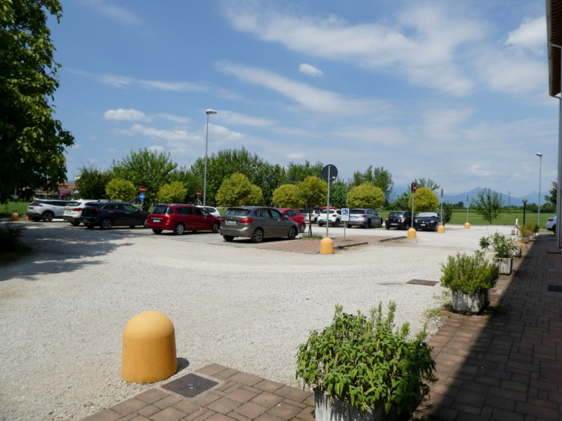 VICENZA, VERSANTE NORD: PRESTIGIOSO UFFICIO IN LOCAZIONE, PIANO PRIMO CON ASCENSORE - NON ARREDAT...