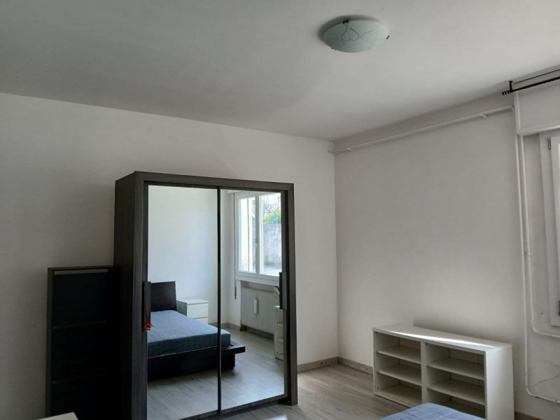 Zona Legnaro (PD) centro,  si affitta stanza matrimoniale ad uso singolo, a soli ragazzi, student...