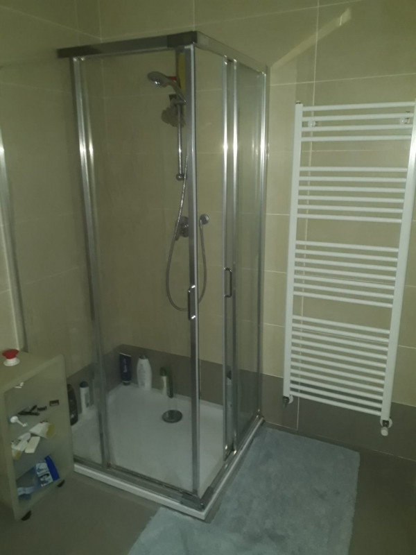 Zona Legnaro (PD) centro,  si affitta stanza matrimoniale ad uso singolo, a soli ragazzi, student...