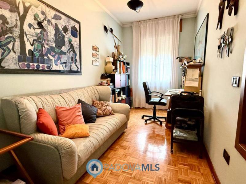 Immobile in esclusiva al Gruppo Padova MLS
ARCELLA SAN CARLO 
APPARTAMENTO CHE PUO' ESSERE ABITAT...