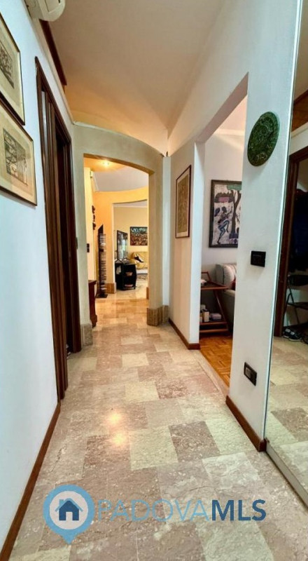 Immobile in esclusiva al Gruppo Padova MLS
ARCELLA SAN CARLO 
APPARTAMENTO CHE PUO' ESSERE ABITAT...