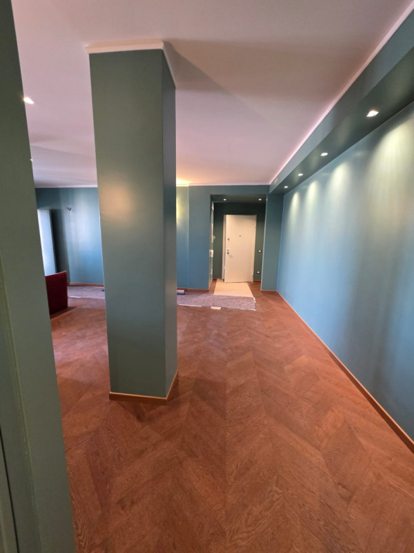 Scopri questo affascinante appartamento situato nel centro storico di Padova, una delle città più...