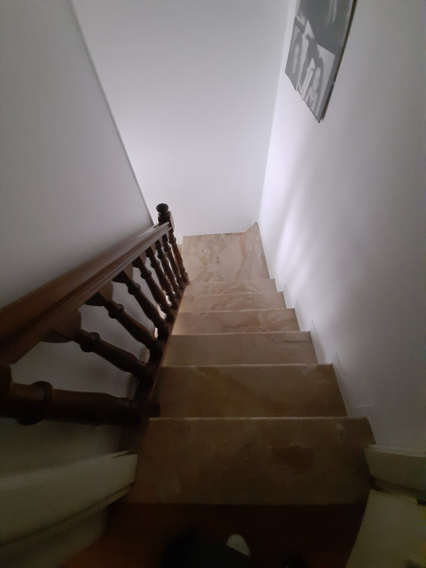 in posizione residenziale tranquilla, proponiamo luminosa porzione di testa, recentemente QUASI C...