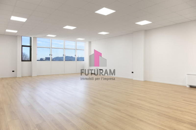 Creazzo - Rif. MAT429 - PER INFO 0444/310220 - 3403358378
AFFITTASI
QUESTO MODERNO UFFICIO APPENA...