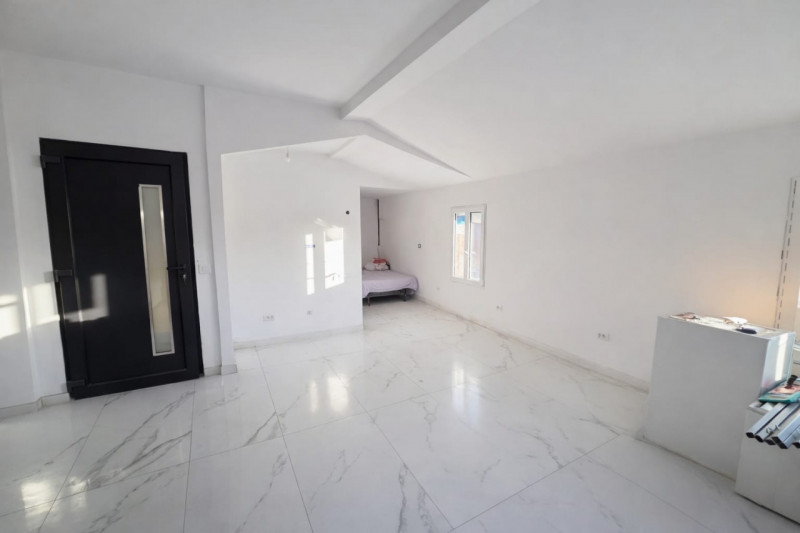 In porzione di casa colonica vendiamo tre appartamenti totalmente ristrutturati

Dall'ingresso co...