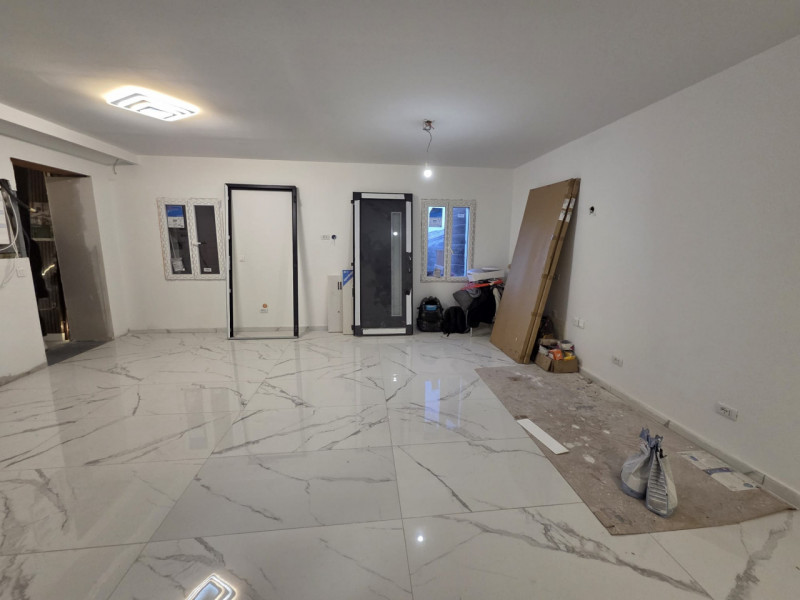 In porzione di casa colonica vendiamo tre appartamenti totalmente ristrutturati

Dall'ingresso co...