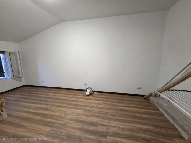 In porzione di casa colonica vendiamo tre appartamenti totalmente ristrutturati

Dall'ingresso co...