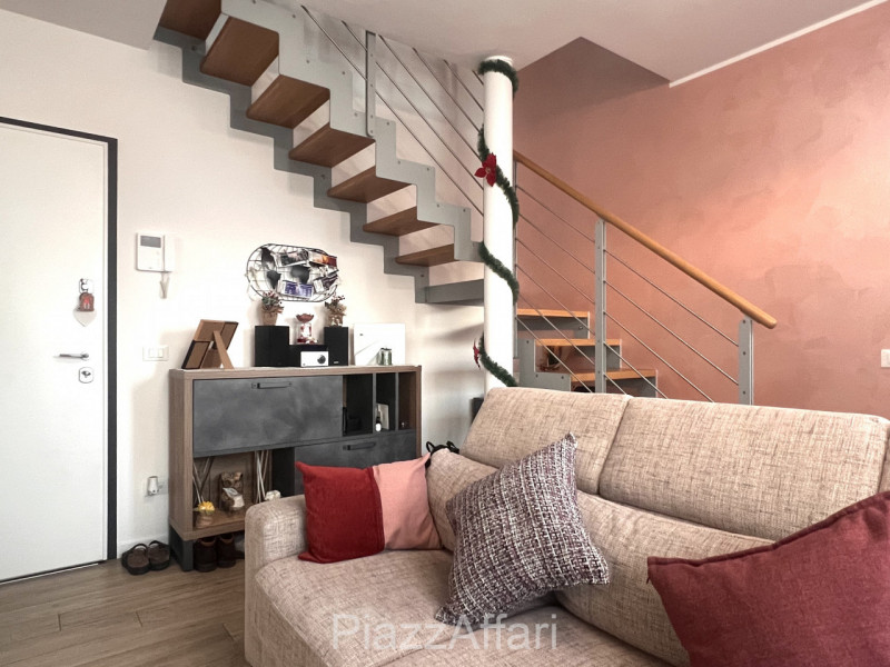 A Campagnola di Brugine, al centro del paese, a 300 metri dalla Chiesa, proponiamo in vendita rec...