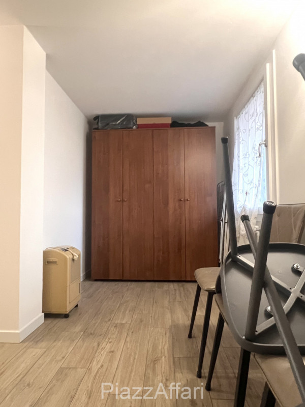 A Campagnola di Brugine, al centro del paese, a 300 metri dalla Chiesa, proponiamo in vendita rec...