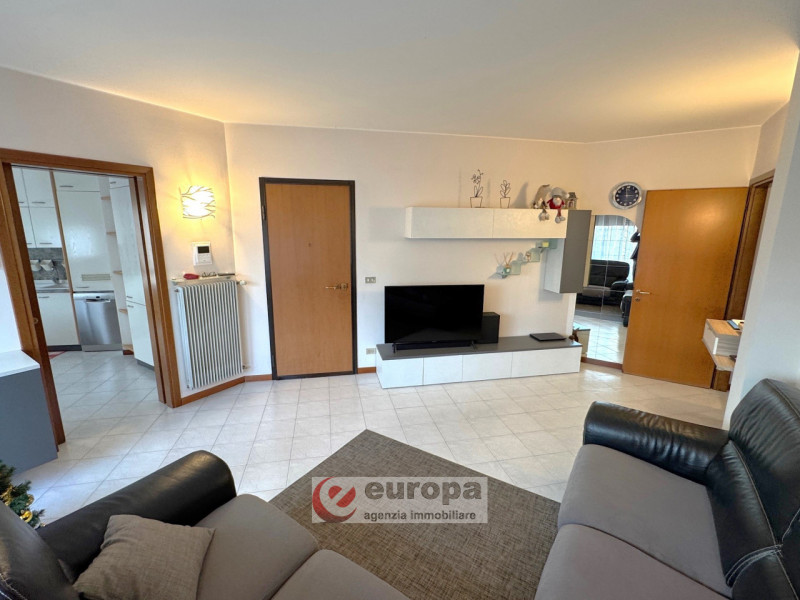 VICENZA SEMICENTRO, in una laterale di viale TRENTO, in posizione tranquilla e riparata al termin...