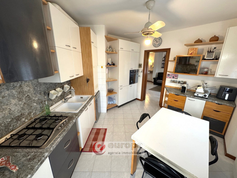 VICENZA SEMICENTRO, in una laterale di viale TRENTO, in posizione tranquilla e riparata al termin...