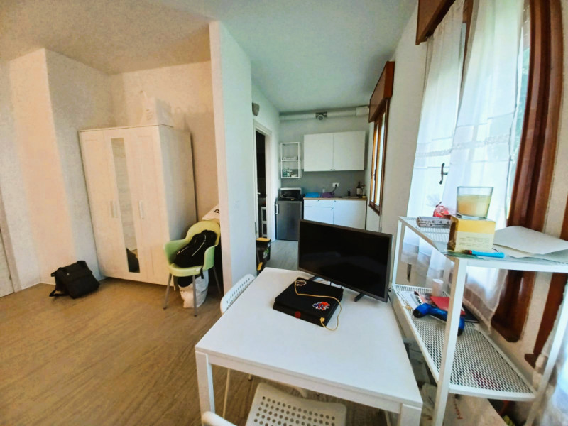 Monselice: monolocale uso singolo disponibile per locazioni transitorie completo di angolo cottur...