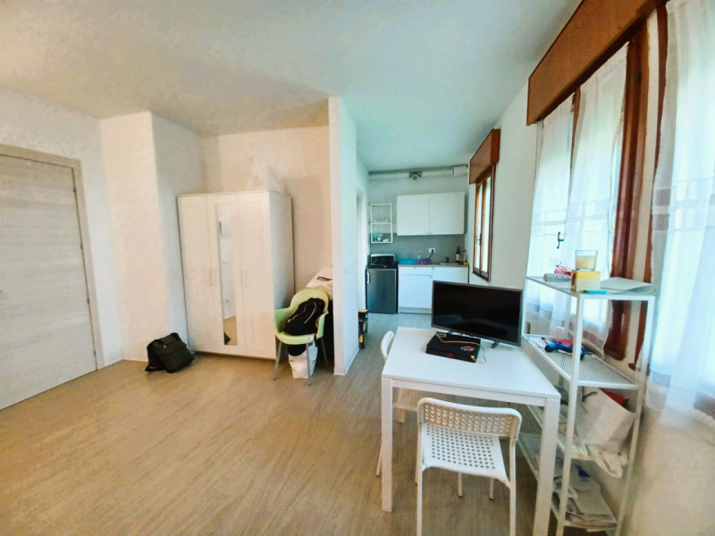 Monselice: monolocale uso singolo disponibile per locazioni transitorie completo di angolo cottur...