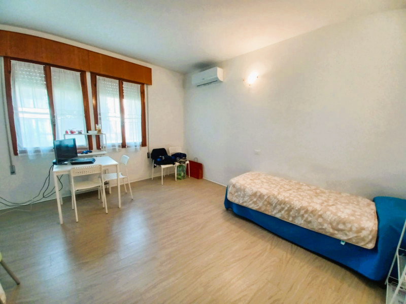 Monselice: monolocale uso singolo disponibile per locazioni transitorie completo di angolo cottur...