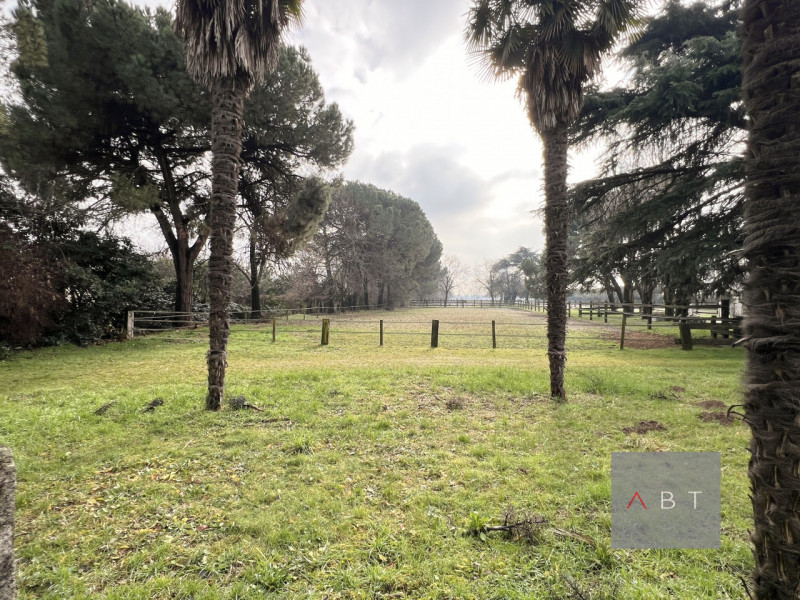 Situata nella frazione di Campagnalta, porzione di bifamiliare e composta di: ingresso, cucina, s...