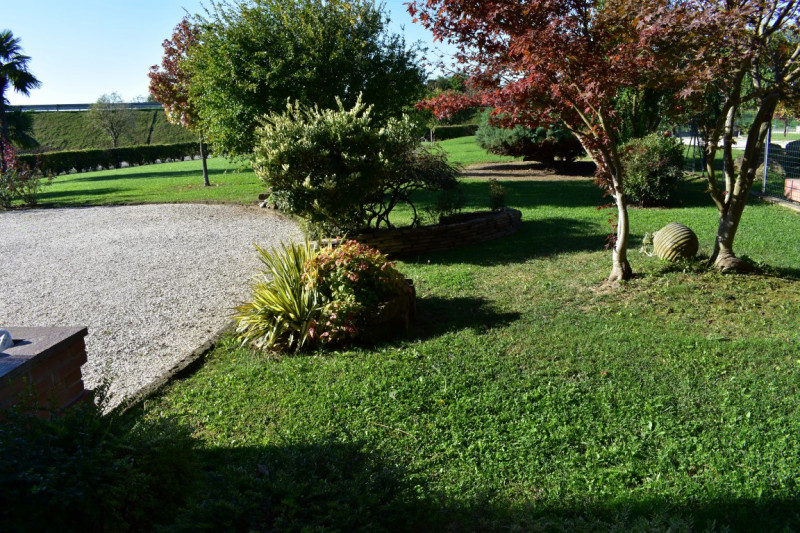 MASERÀ DI PADOVA (vicinanze): Proponiamo in vendita in esclusiva una splendida villa accostata ma...